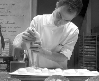 In the sweet kitchen Pastry chef in action PS